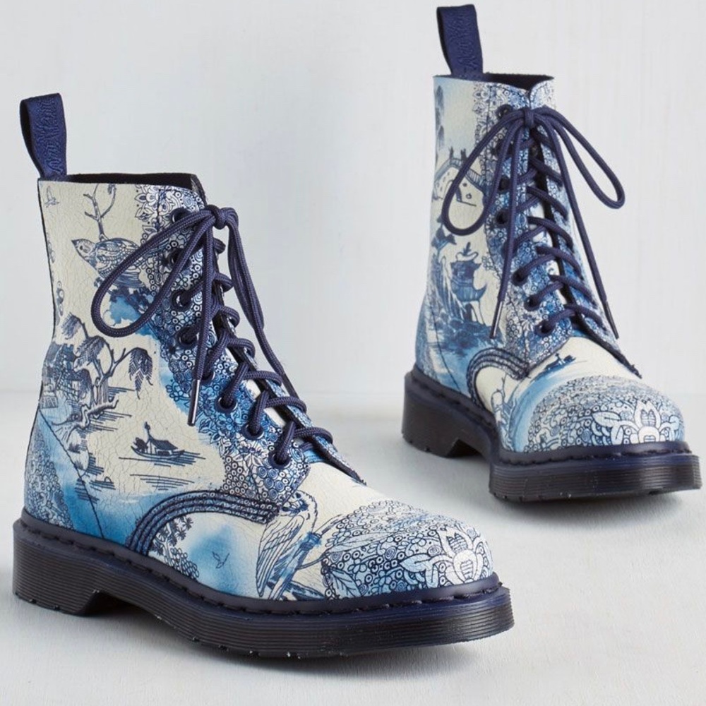Dr. Martens Willow Cristal Suede - Picture 1 of 8